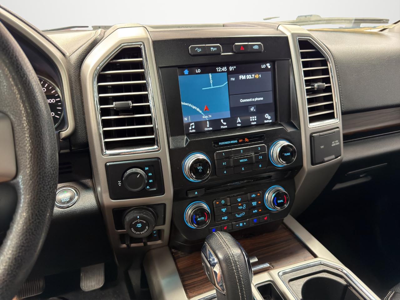 Ford F-150 4WD SuperCrew 145" Lariat 2016