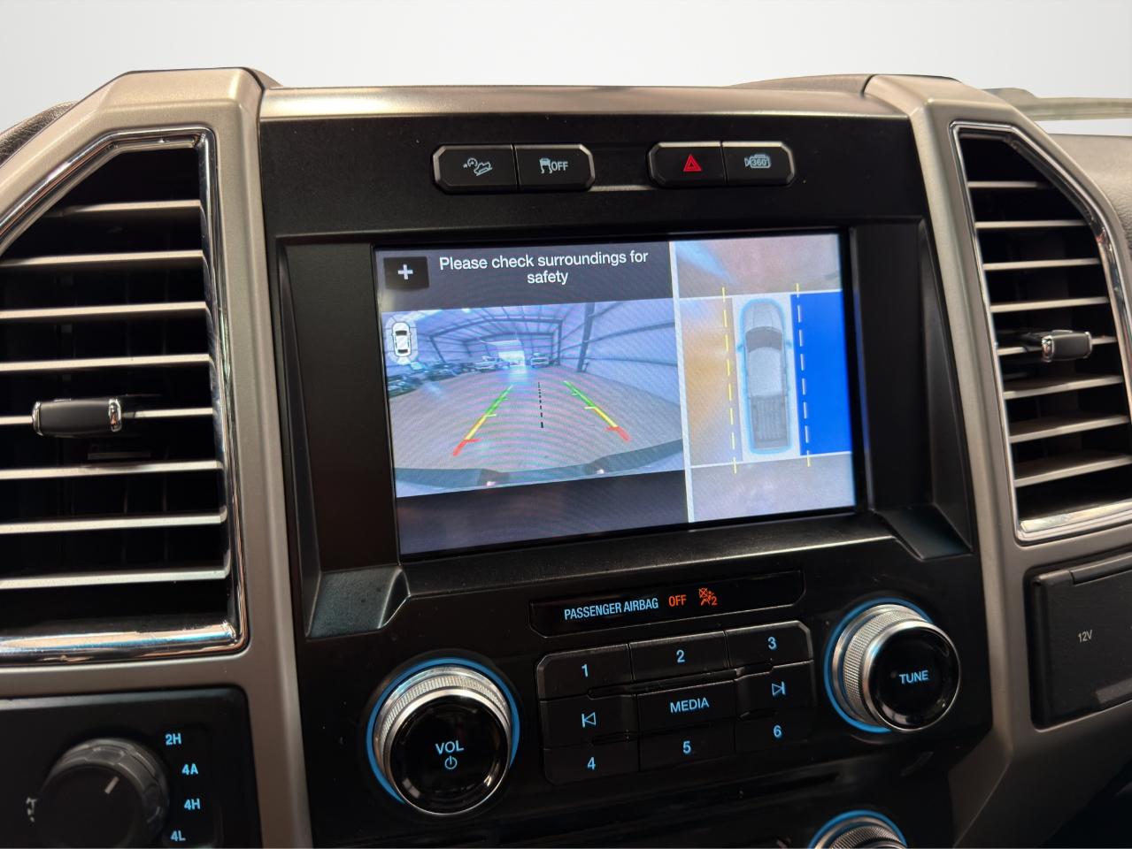 Ford F-150 4WD SuperCrew 145" Lariat 2016