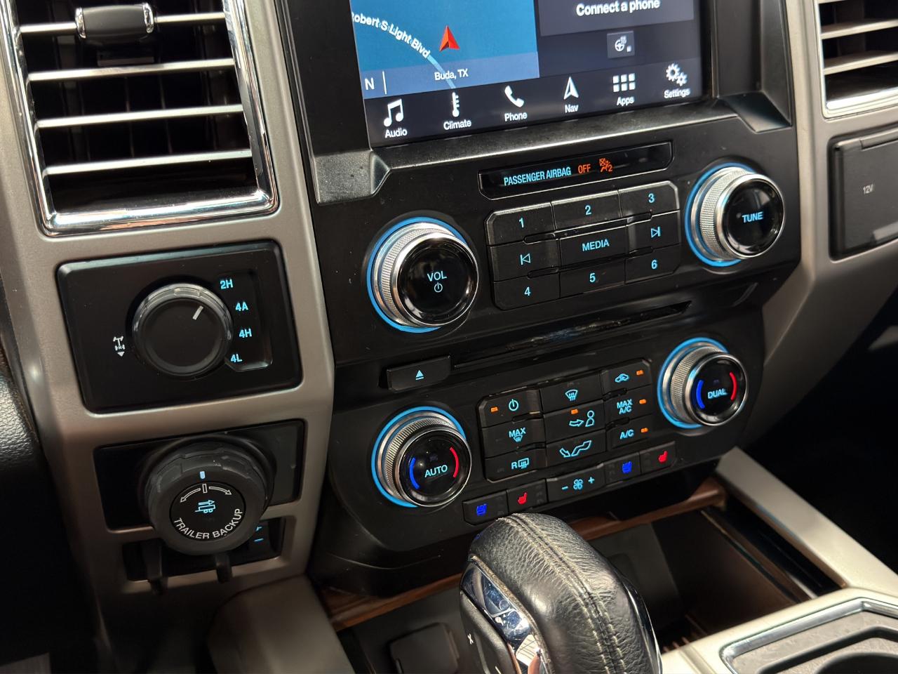 Ford F-150 4WD SuperCrew 145" Lariat 2016