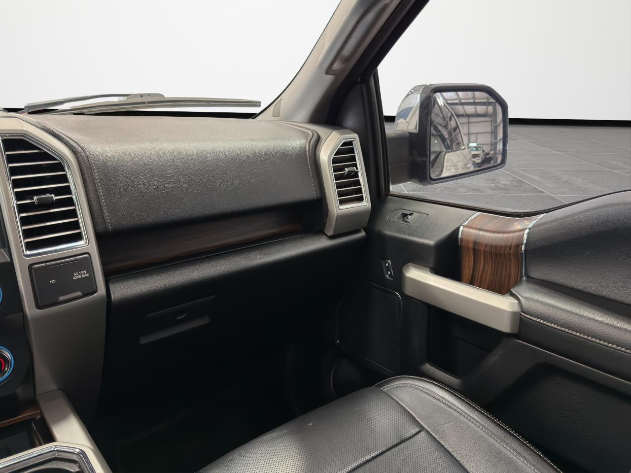 Ford F-150 4WD SuperCrew 145" Lariat 2016