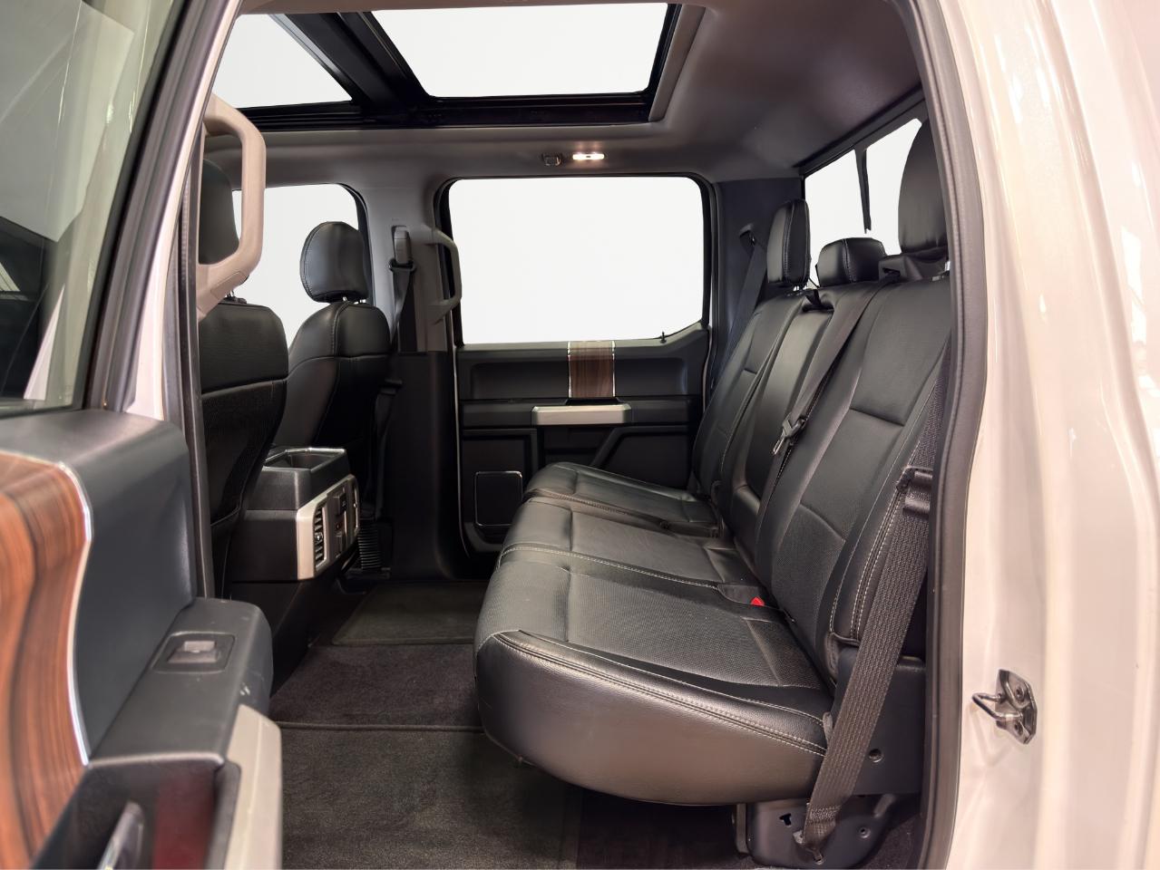 Ford F-150 4WD SuperCrew 145" Lariat 2016