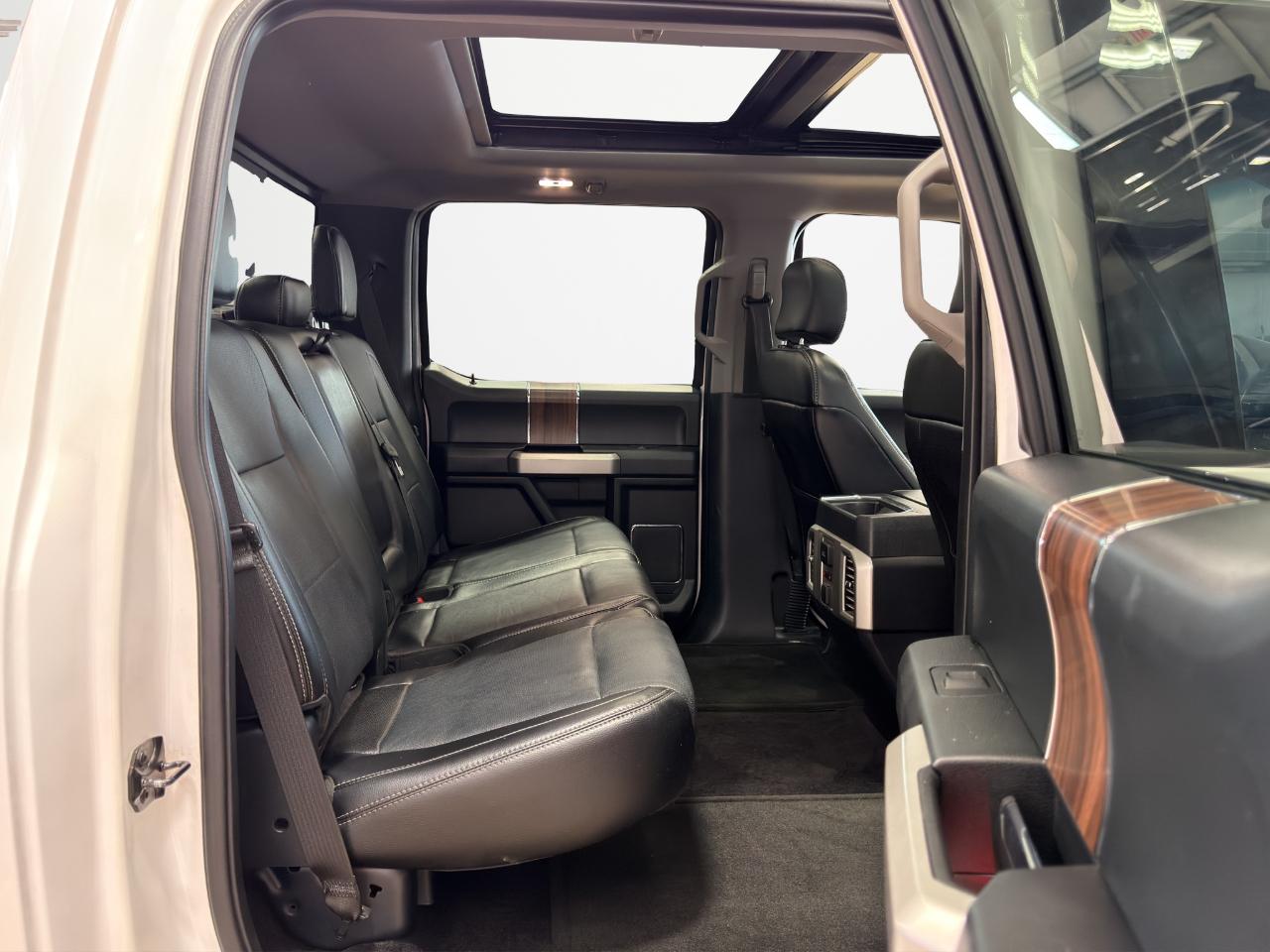 Ford F-150 4WD SuperCrew 145" Lariat 2016