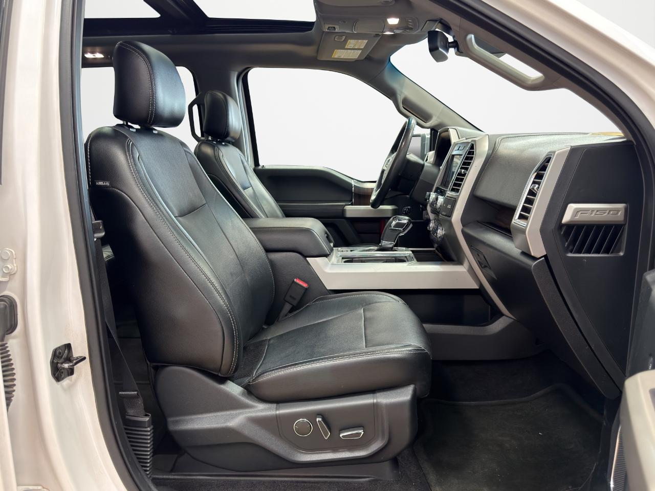 Ford F-150 4WD SuperCrew 145" Lariat 2016