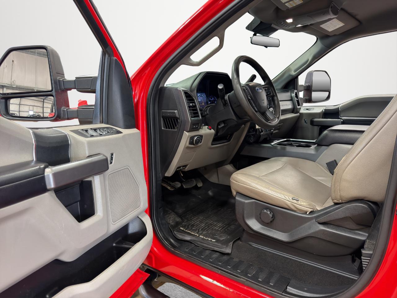 Ford Super Duty F-250 SRW XLT 4WD Crew Cab 8' Box 2021