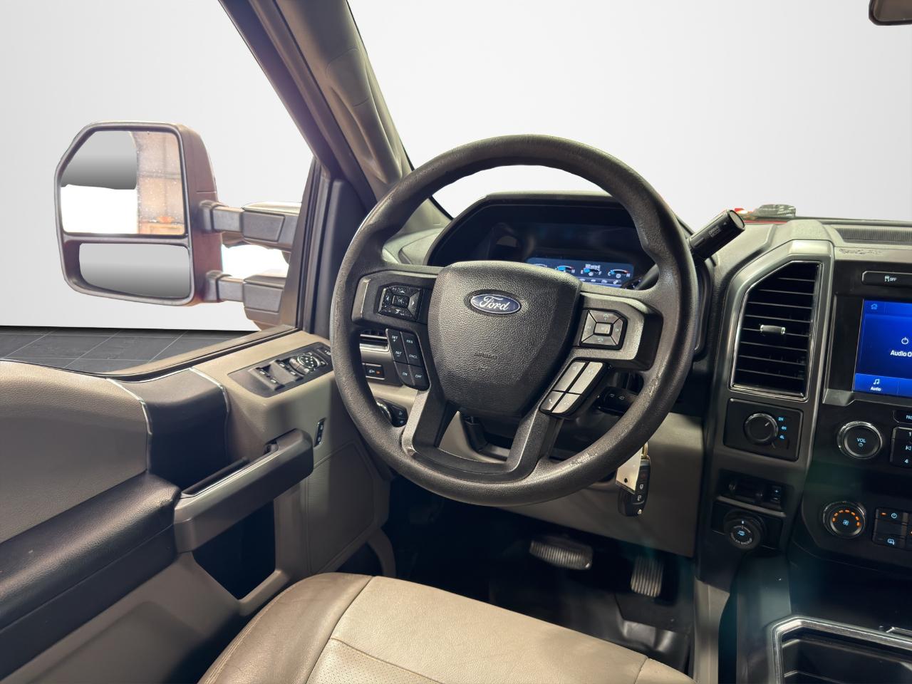 Ford Super Duty F-250 SRW XLT 4WD Crew Cab 8' Box 2021