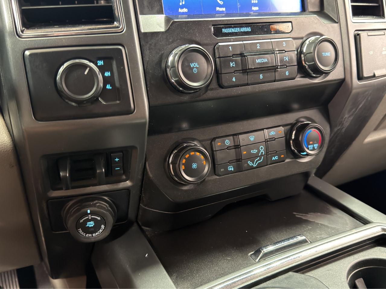 Ford Super Duty F-250 SRW XLT 4WD Crew Cab 8' Box 2021