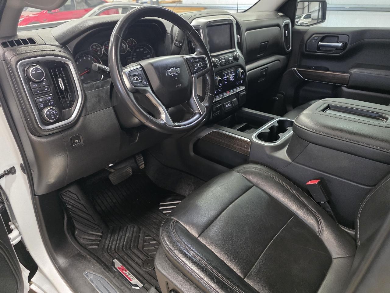 Chevrolet Silverado 1500 4WD Crew Cab 147" RST 2020
