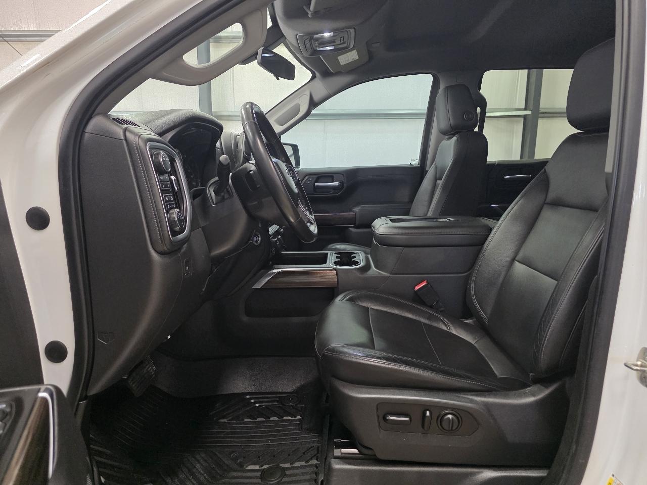 Chevrolet Silverado 1500 4WD Crew Cab 147" RST 2020