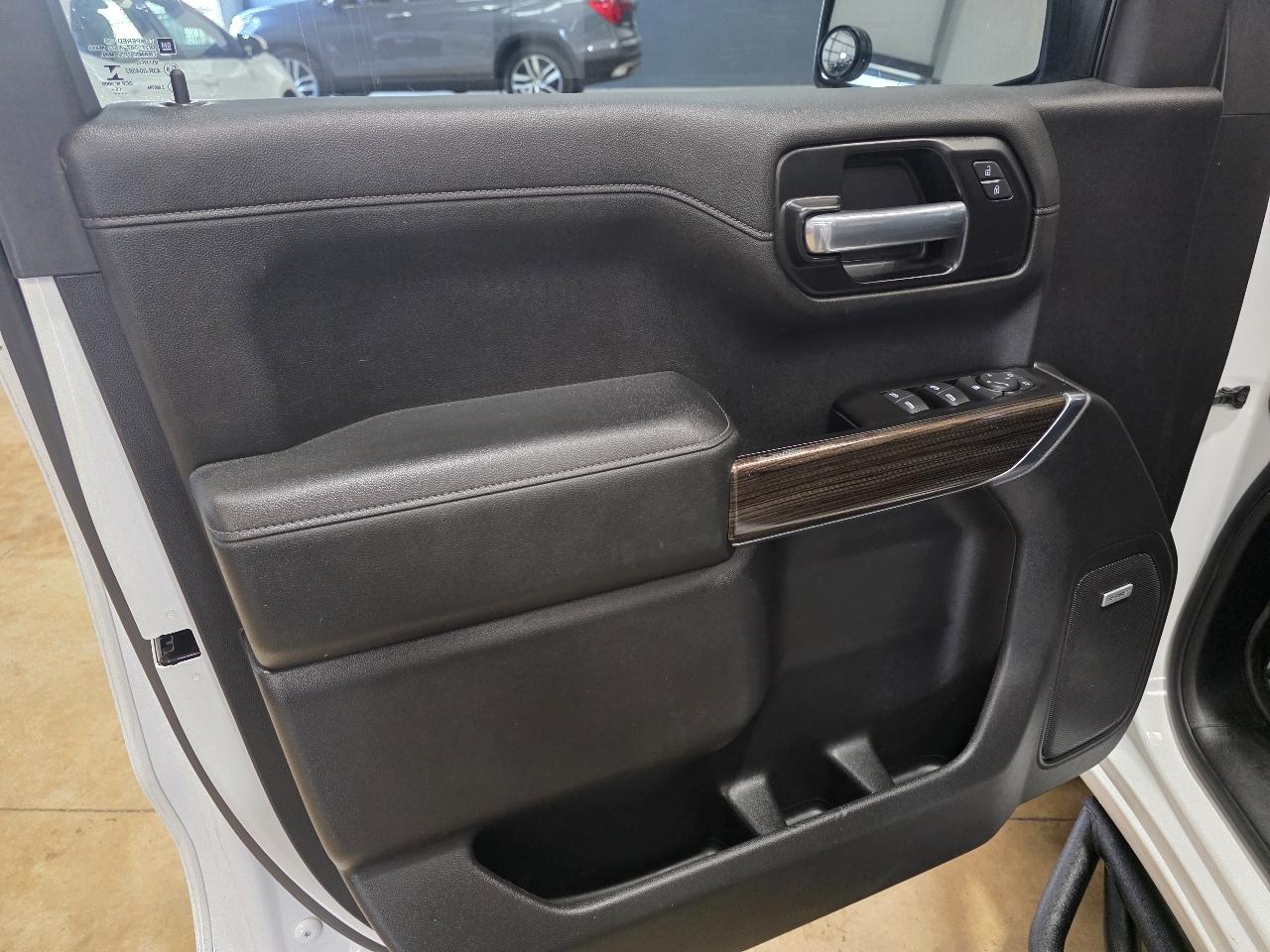 Chevrolet Silverado 1500 4WD Crew Cab 147" RST 2020