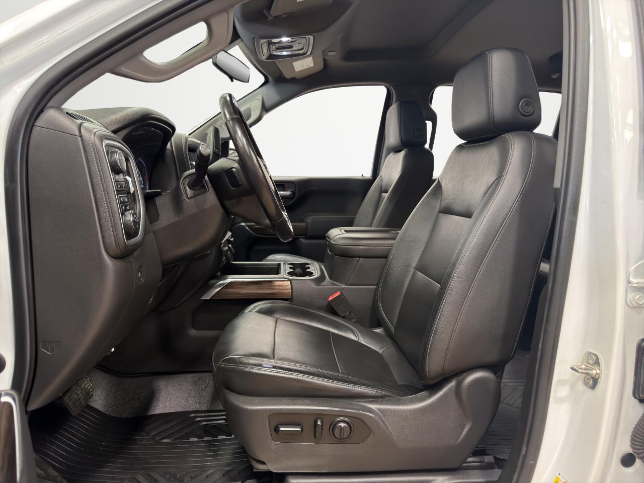 Chevrolet Silverado 1500 4WD Crew Cab 147" RST 2020