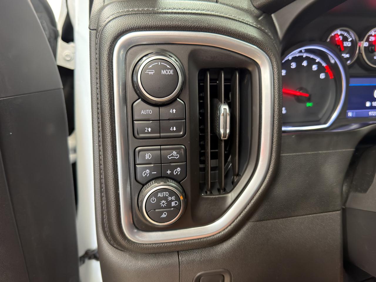 Chevrolet Silverado 1500 4WD Crew Cab 147" RST 2020