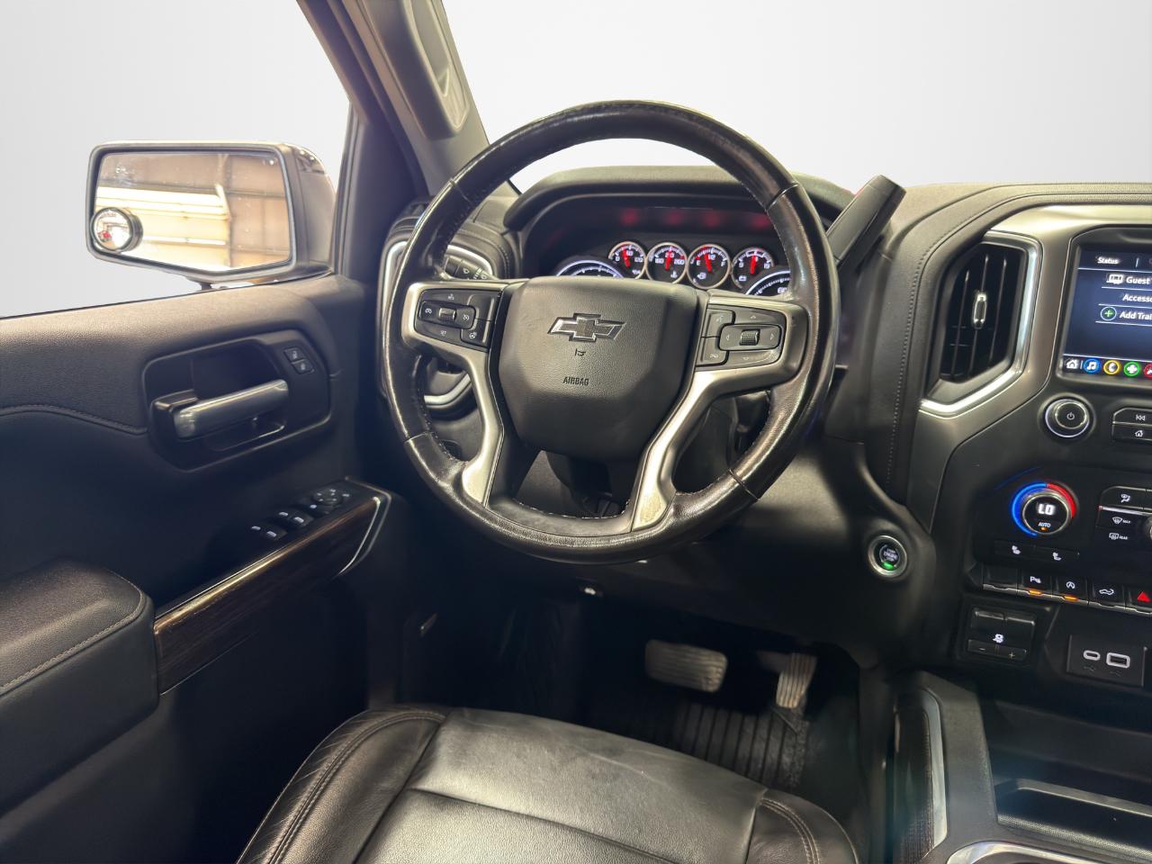 Chevrolet Silverado 1500 4WD Crew Cab 147" RST 2020