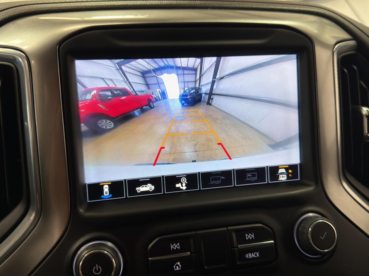 Chevrolet Silverado 1500 4WD Crew Cab 147" RST 2020