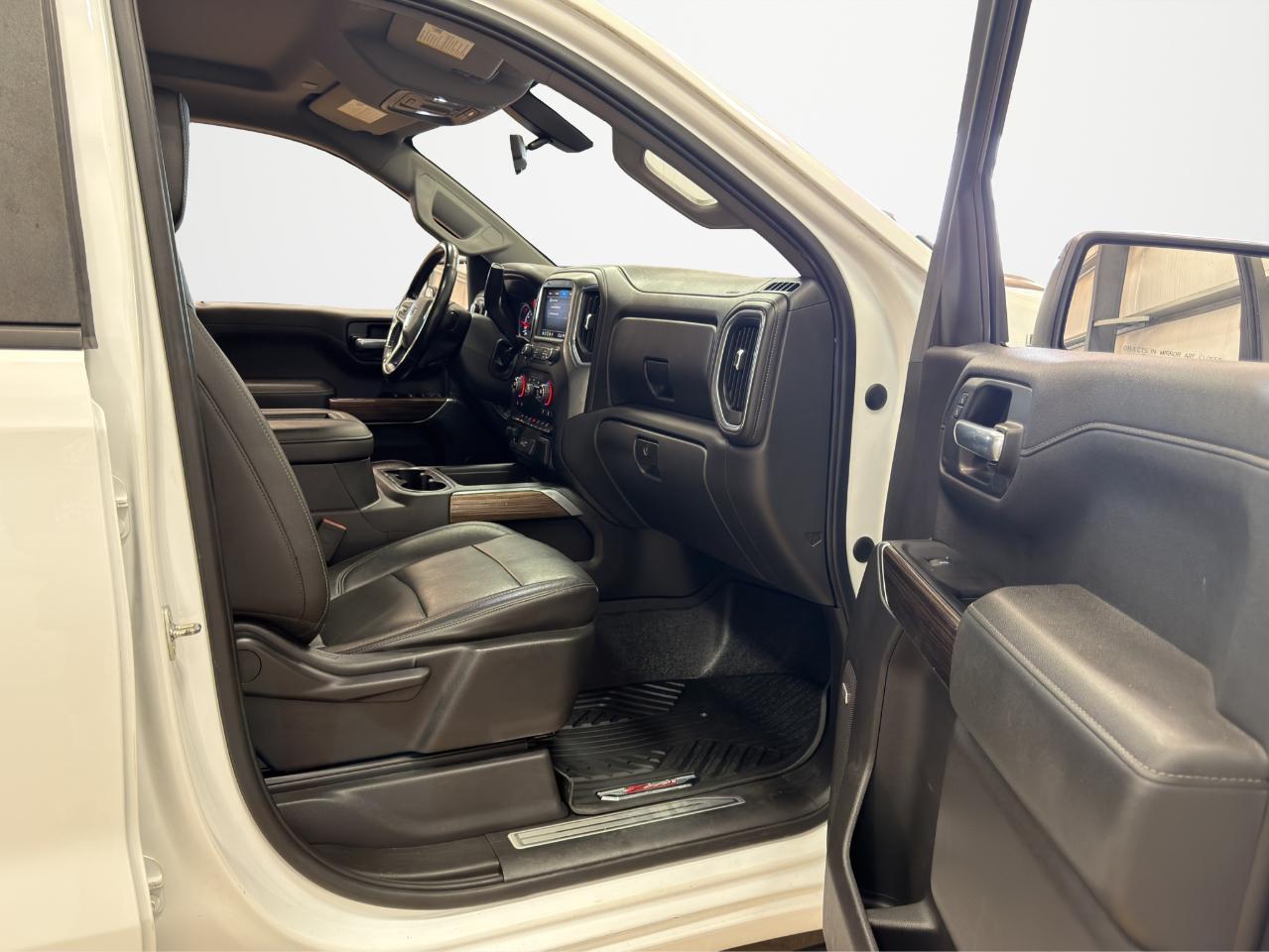 Chevrolet Silverado 1500 4WD Crew Cab 147" RST 2020