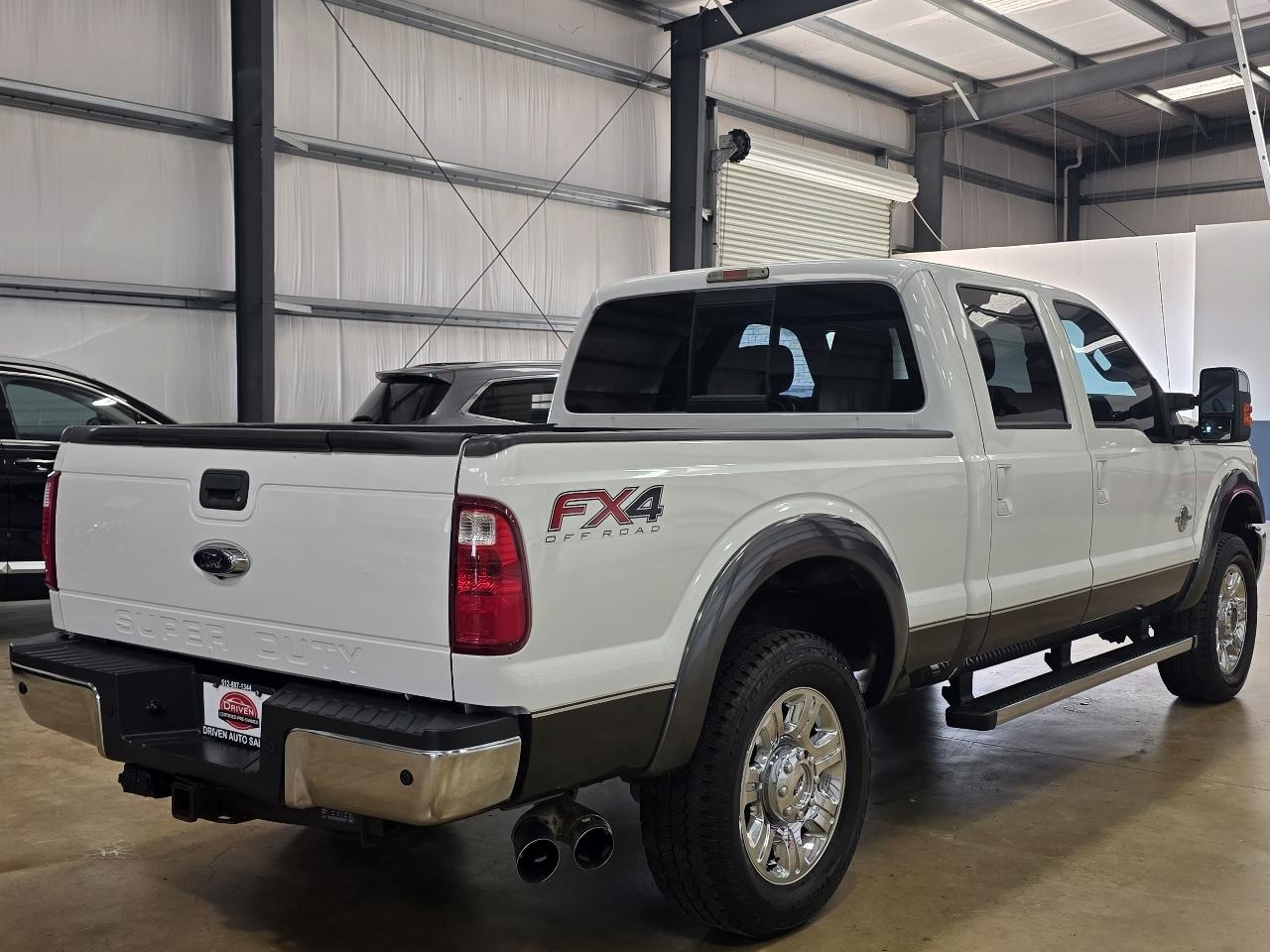 Ford Super Duty F-250 SRW Lariat 4WD Crew Cab 6.75' Box 2015
