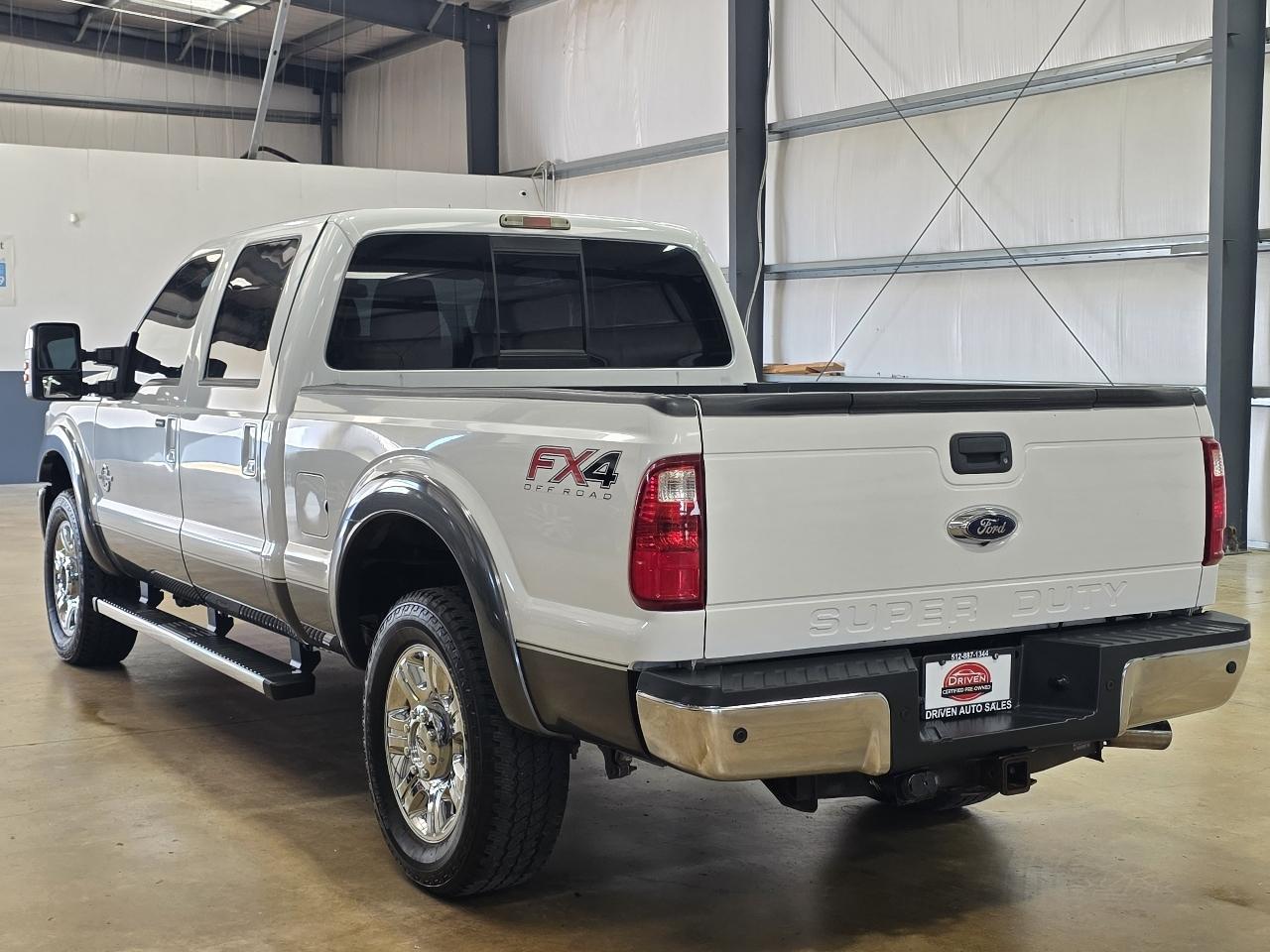 Ford Super Duty F-250 SRW Lariat 4WD Crew Cab 6.75' Box 2015