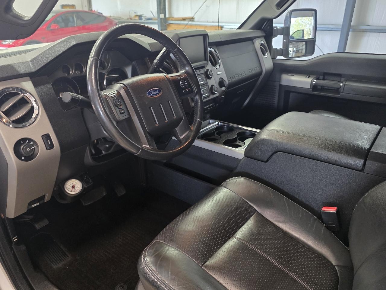 Ford Super Duty F-250 SRW Lariat 4WD Crew Cab 6.75' Box 2015