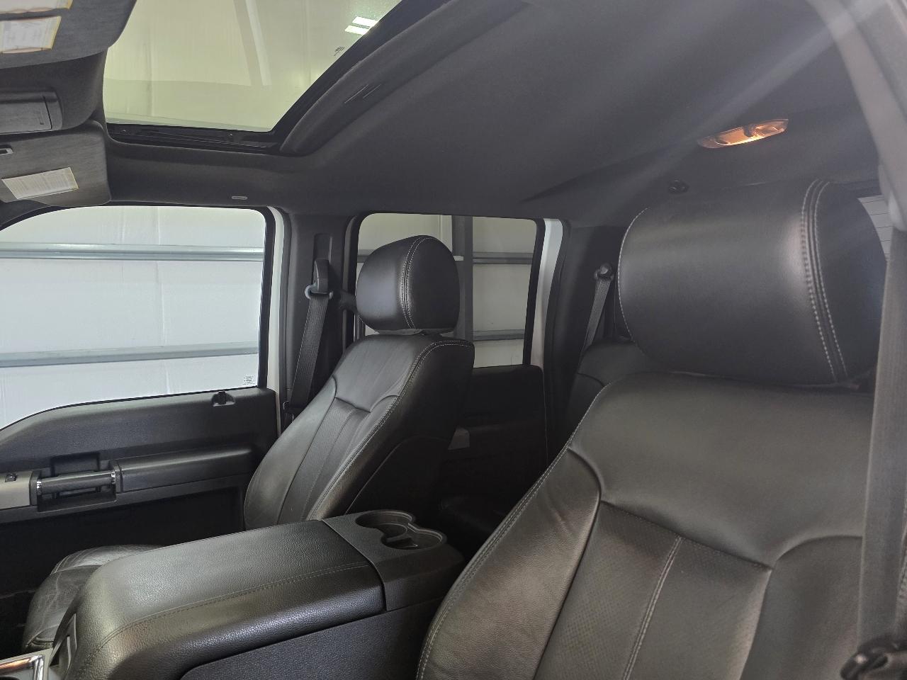 Ford Super Duty F-250 SRW Lariat 4WD Crew Cab 6.75' Box 2015