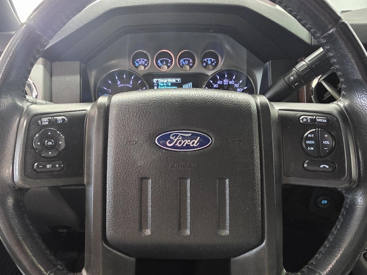Ford Super Duty F-250 SRW Lariat 4WD Crew Cab 6.75' Box 2015