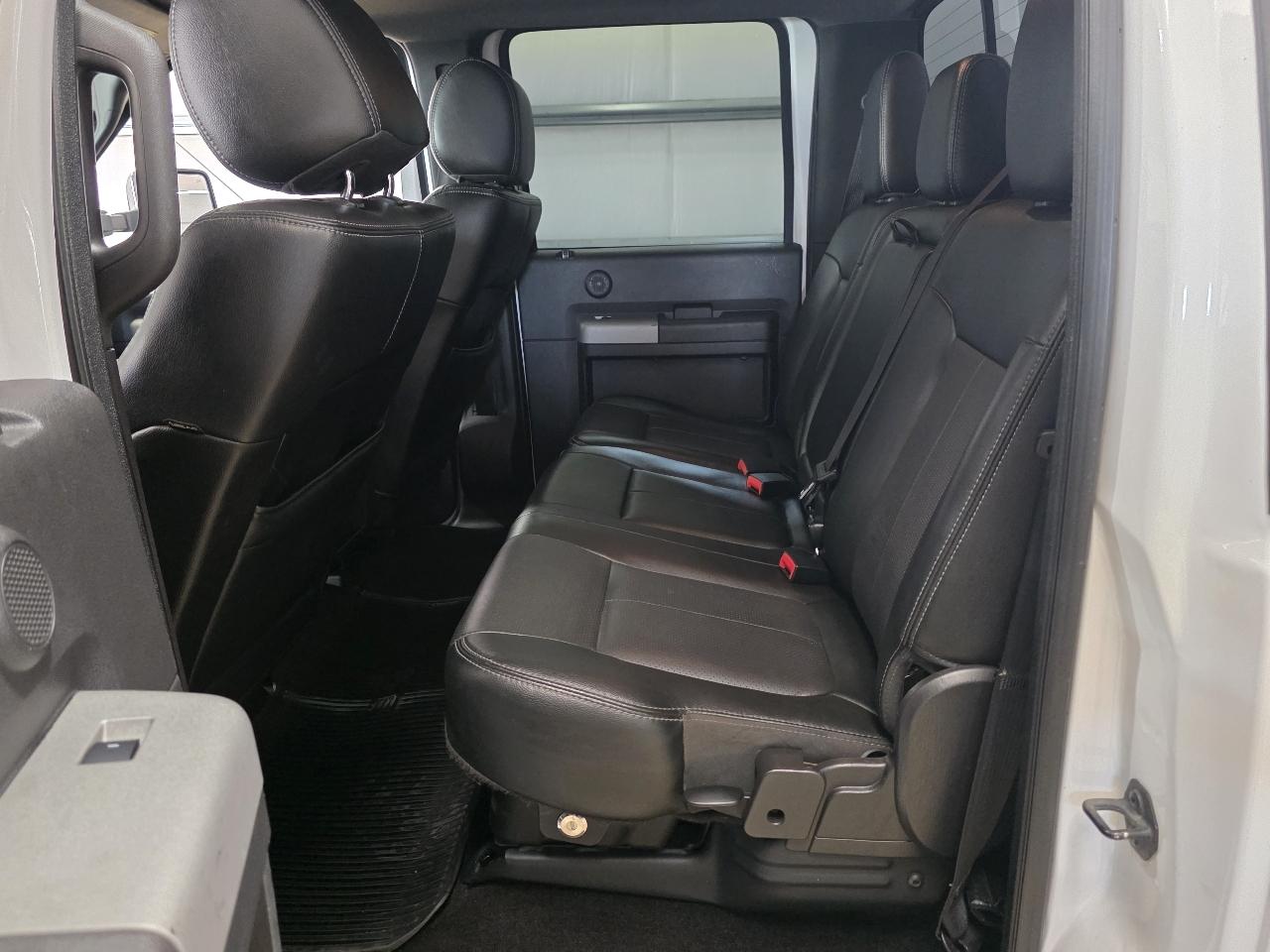 Ford Super Duty F-250 SRW Lariat 4WD Crew Cab 6.75' Box 2015