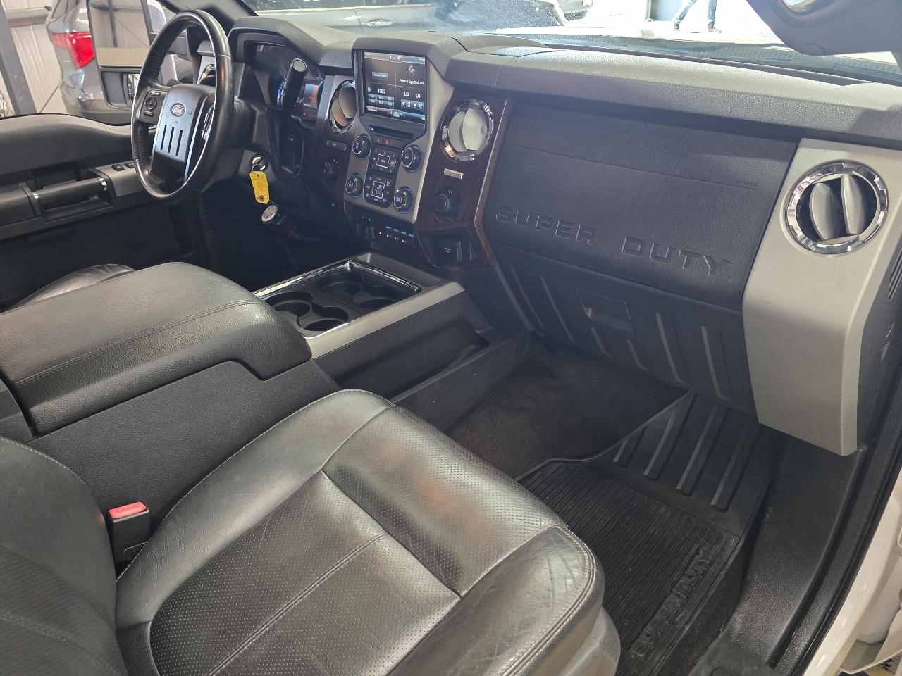 Ford Super Duty F-250 SRW Lariat 4WD Crew Cab 6.75' Box 2015