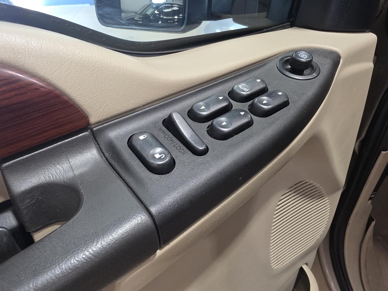 Ford Super Duty F-250 4WD Crew Cab 156" Lariat 2007