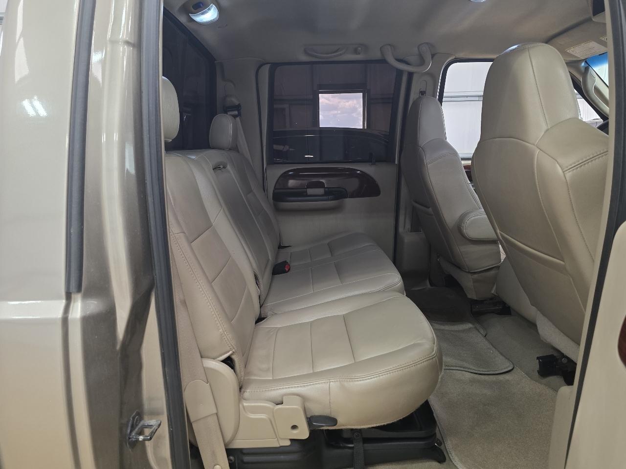 Ford Super Duty F-250 4WD Crew Cab 156" Lariat 2007