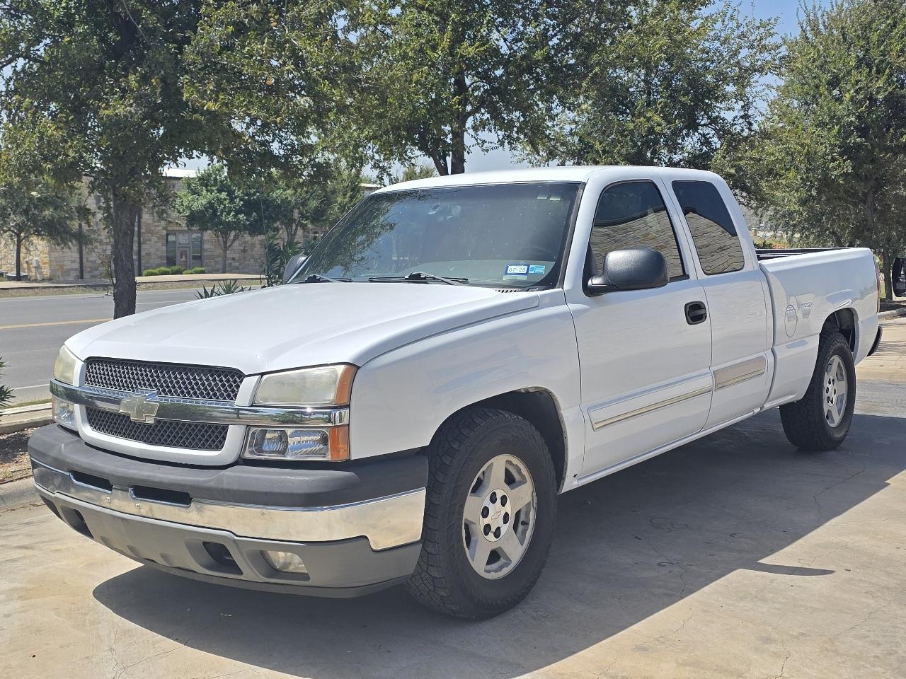 Chevrolet Silverado 1500 Ext Cab 143.5" WB LS 2005