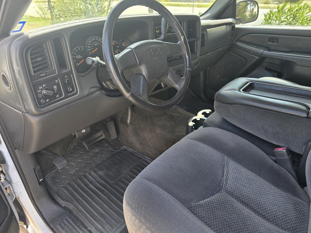 Chevrolet Silverado 1500 Ext Cab 143.5" WB LS 2005