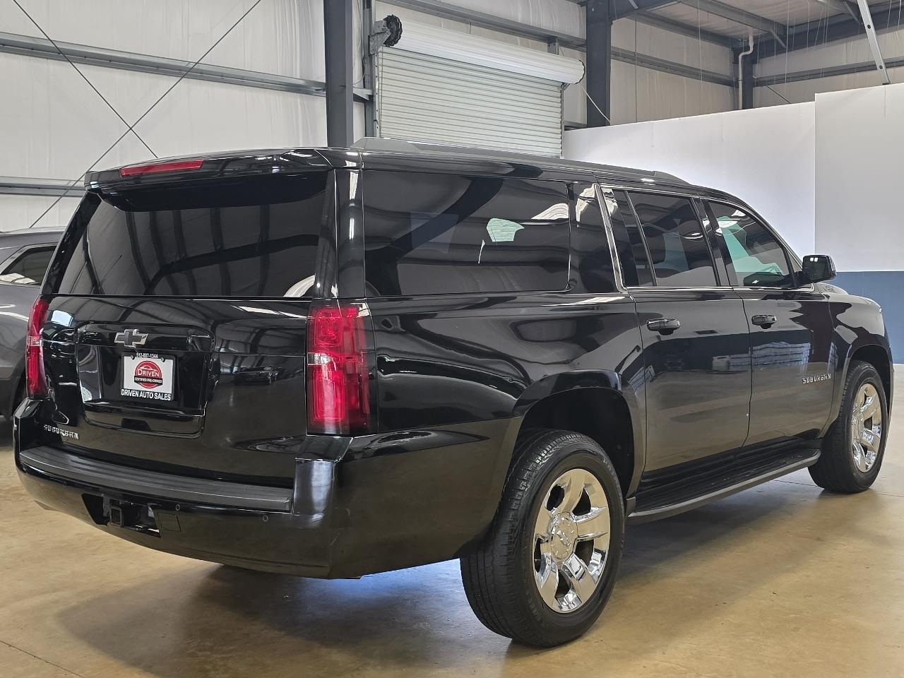 Chevrolet Suburban 2WD 4dr LS 2020