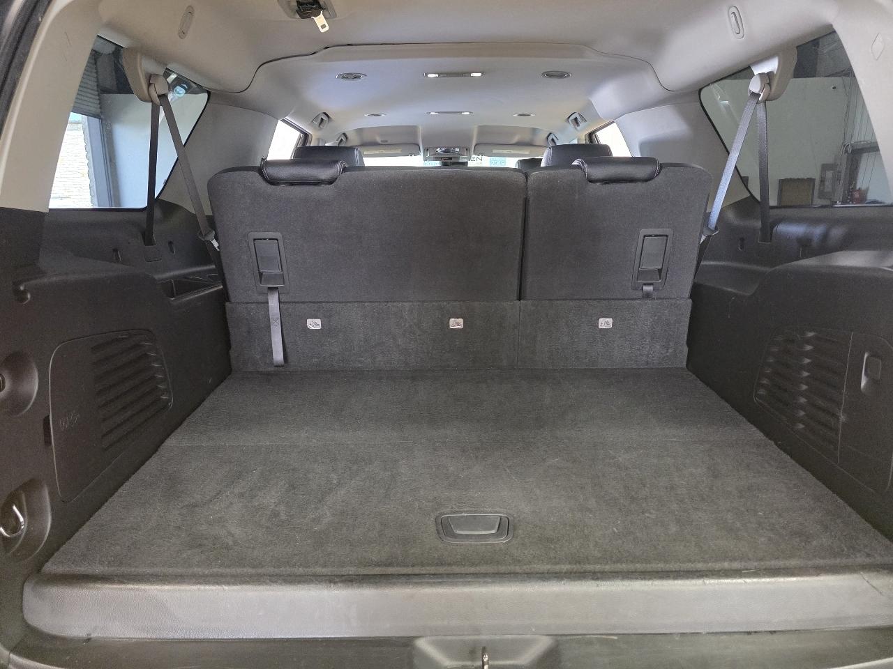Chevrolet Suburban 2WD 4dr LS 2020