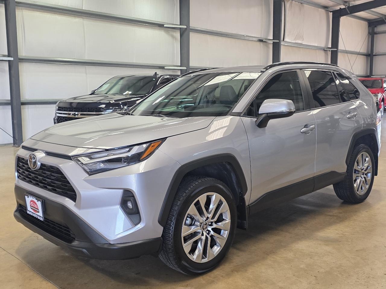 Toyota RAV4 XLE Premium FWD (Natl) 2022
