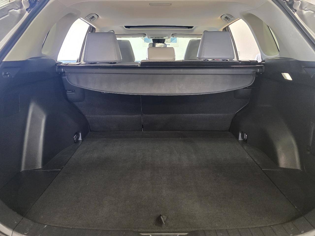 Toyota RAV4 XLE Premium FWD (Natl) 2022