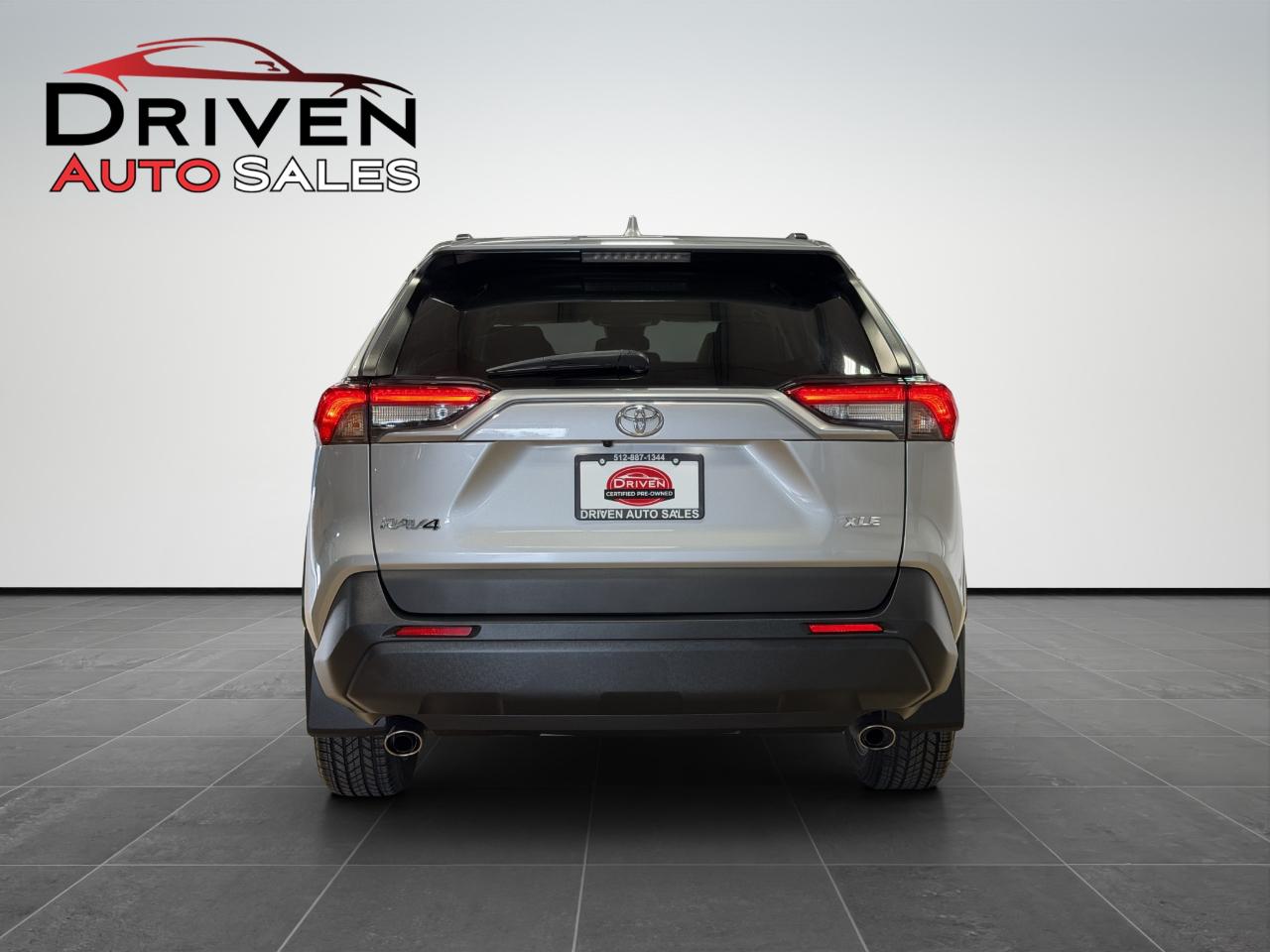 Toyota RAV4 XLE Premium FWD (Natl) 2022