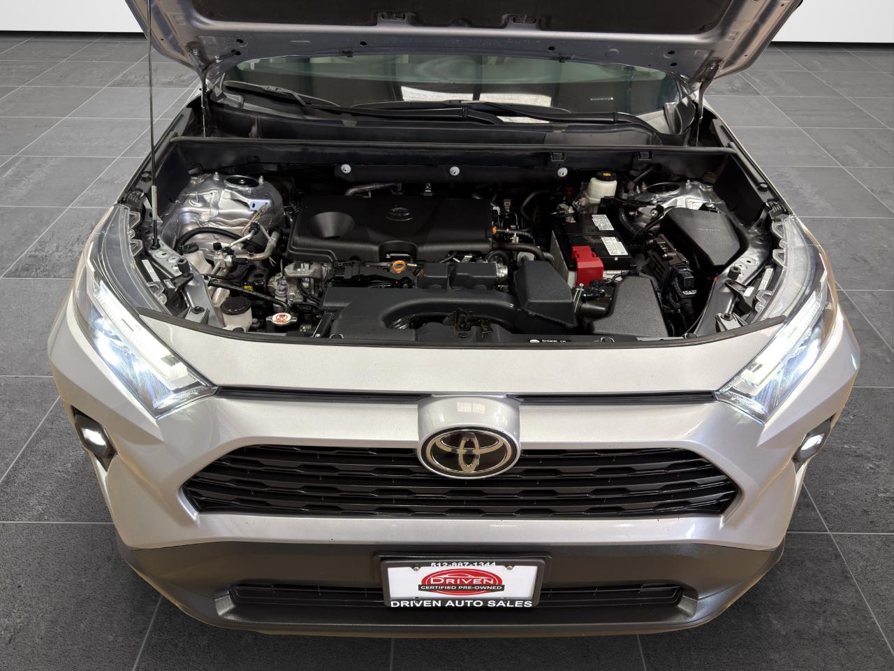 Toyota RAV4 XLE Premium FWD (Natl) 2022