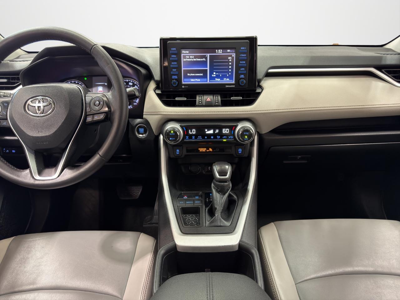 Toyota RAV4 XLE Premium FWD (Natl) 2022