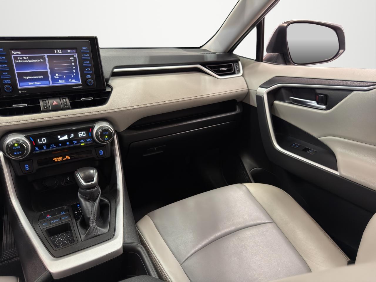 Toyota RAV4 XLE Premium FWD (Natl) 2022