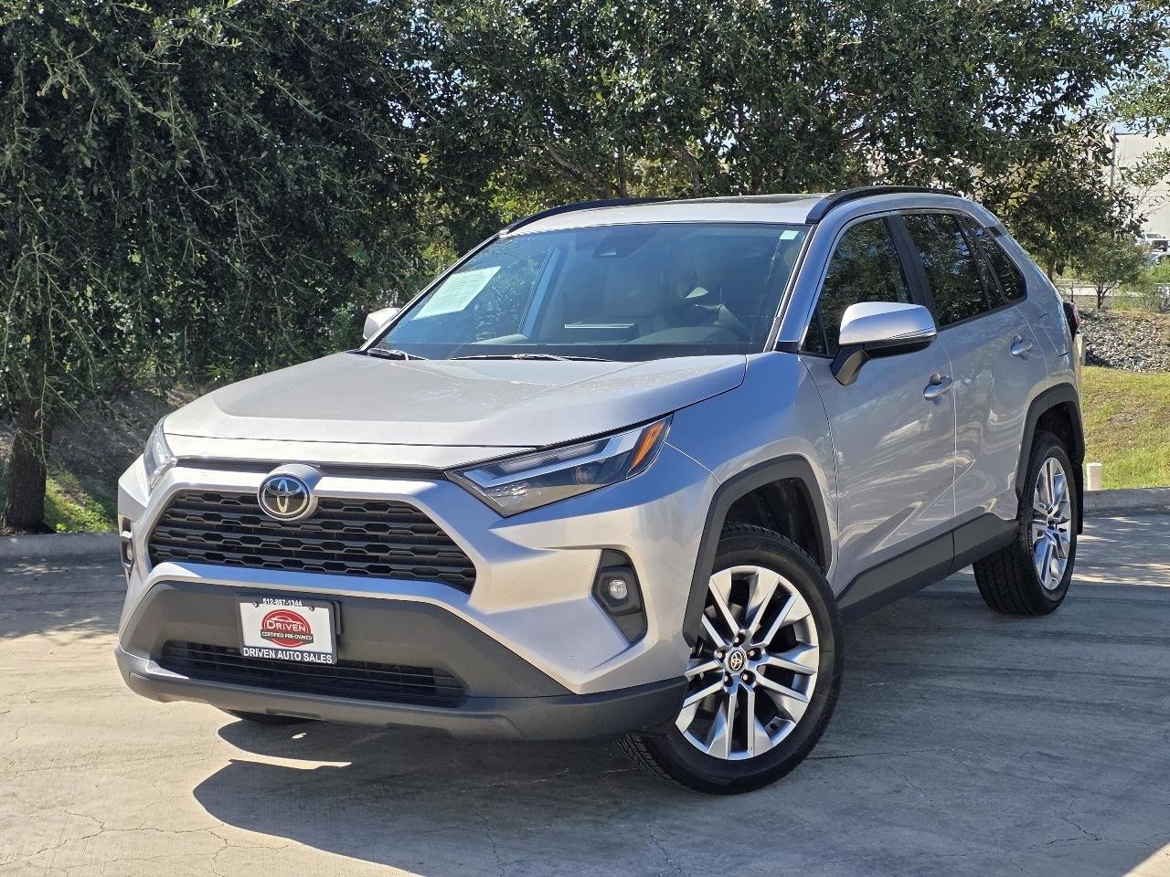 Toyota RAV4 XLE Premium FWD (Natl) 2022