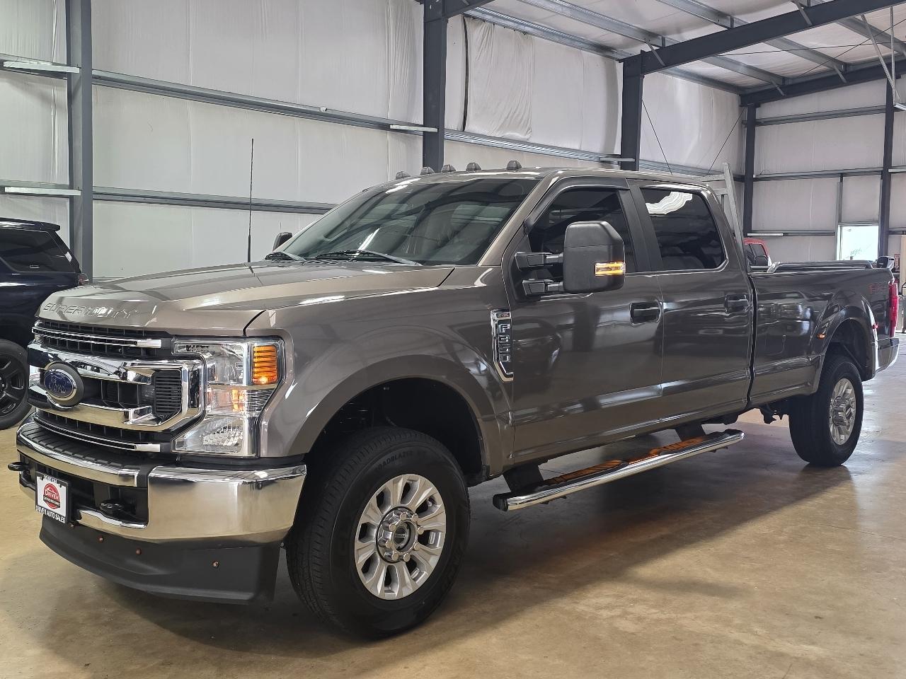 Ford Super Duty F-350 SRW XL 4WD Crew Cab 8' Box 2022