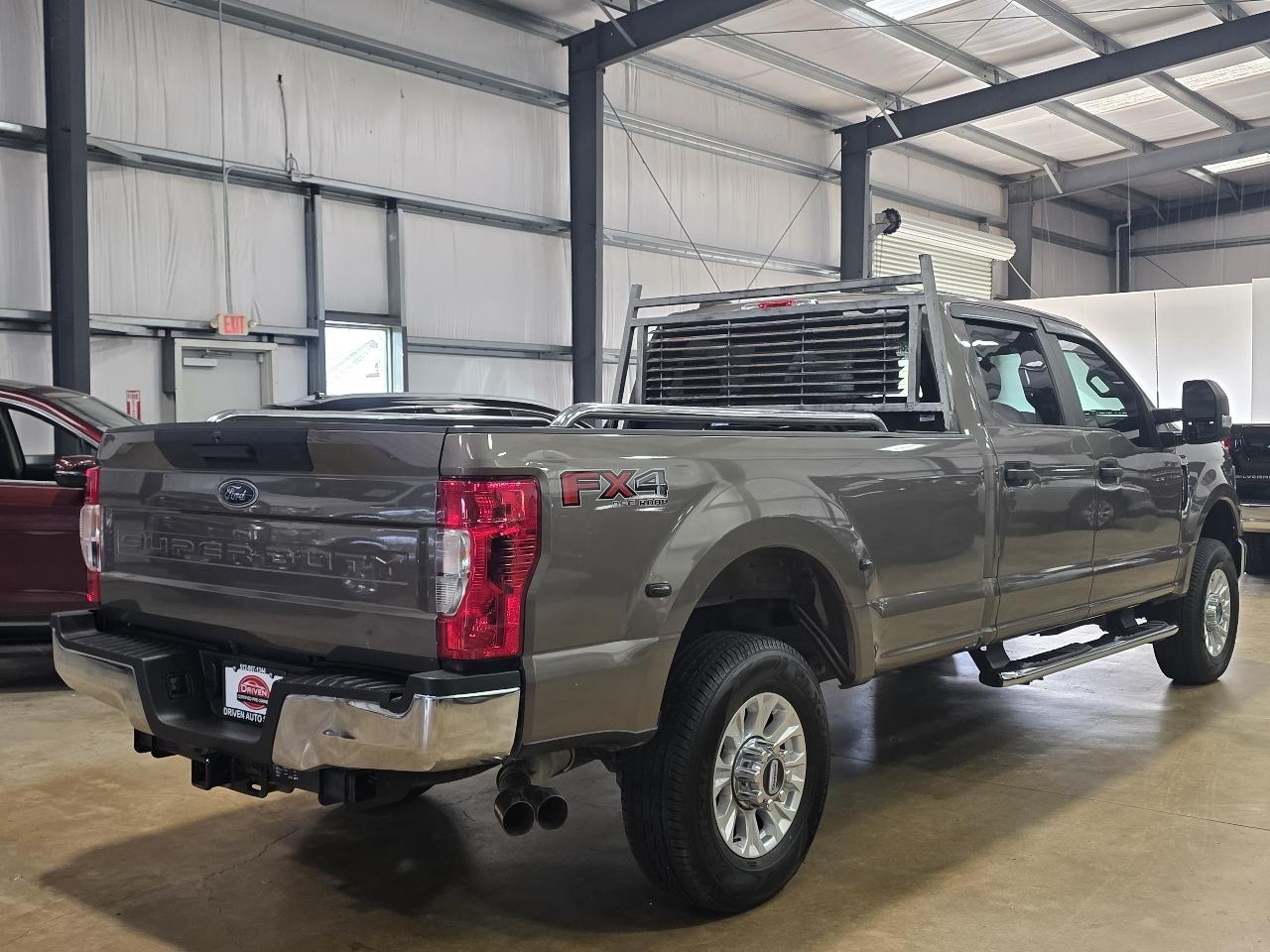 Ford Super Duty F-350 SRW XL 4WD Crew Cab 8' Box 2022