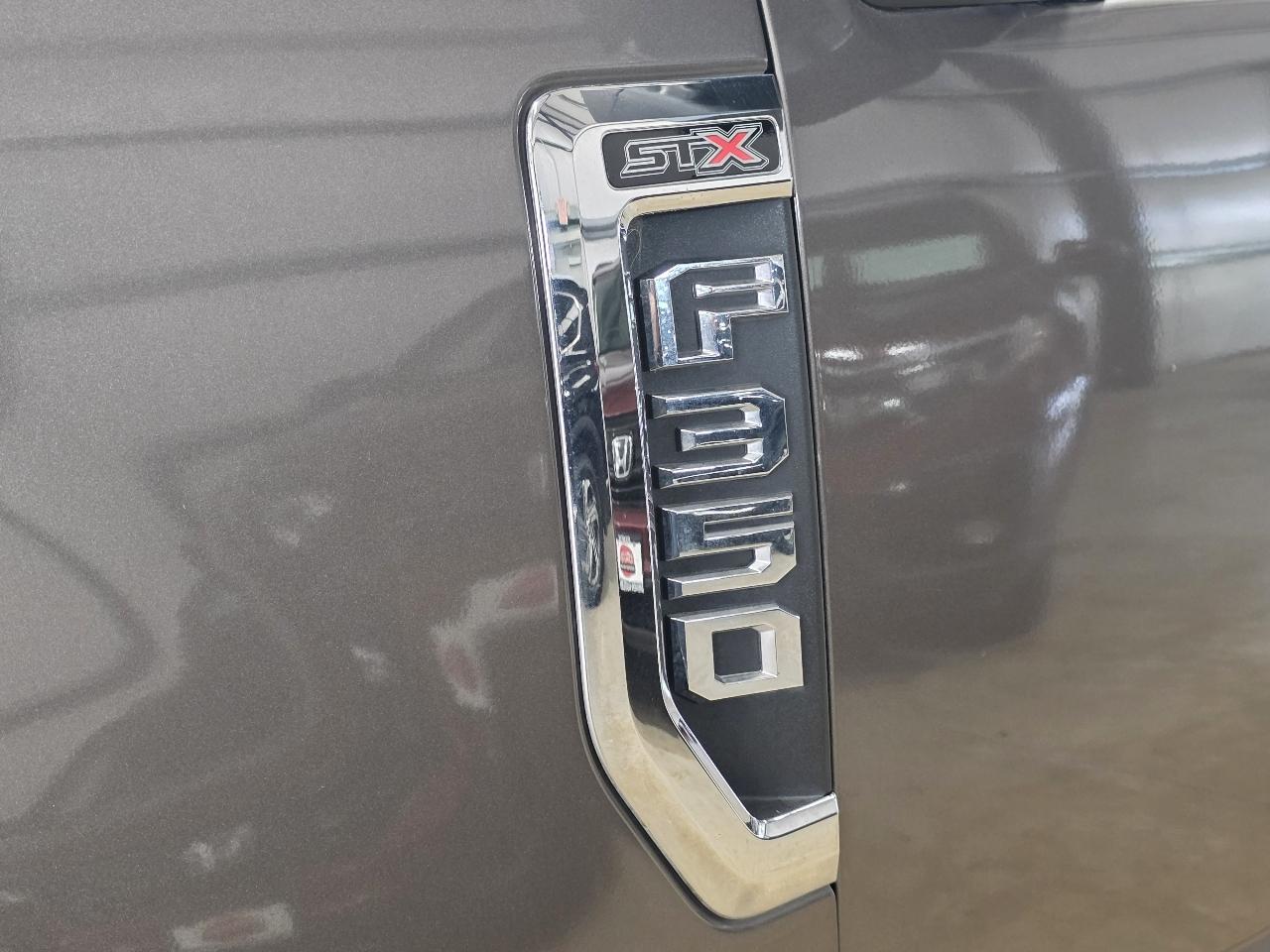 Ford Super Duty F-350 SRW XL 4WD Crew Cab 8' Box 2022