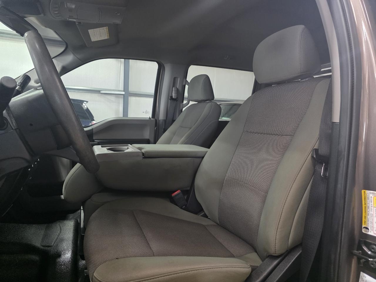 Ford Super Duty F-350 SRW XL 4WD Crew Cab 8' Box 2022