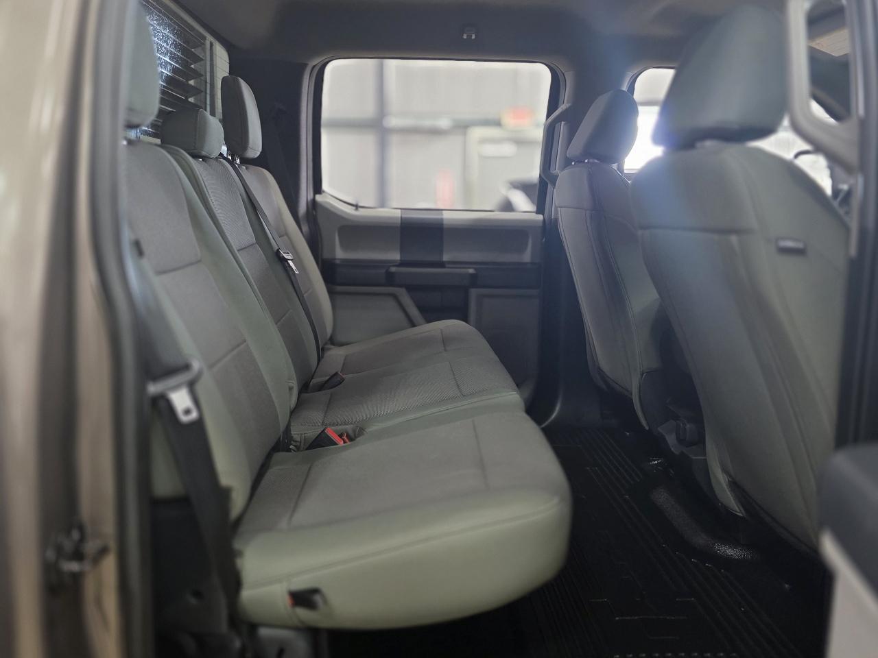Ford Super Duty F-350 SRW XL 4WD Crew Cab 8' Box 2022