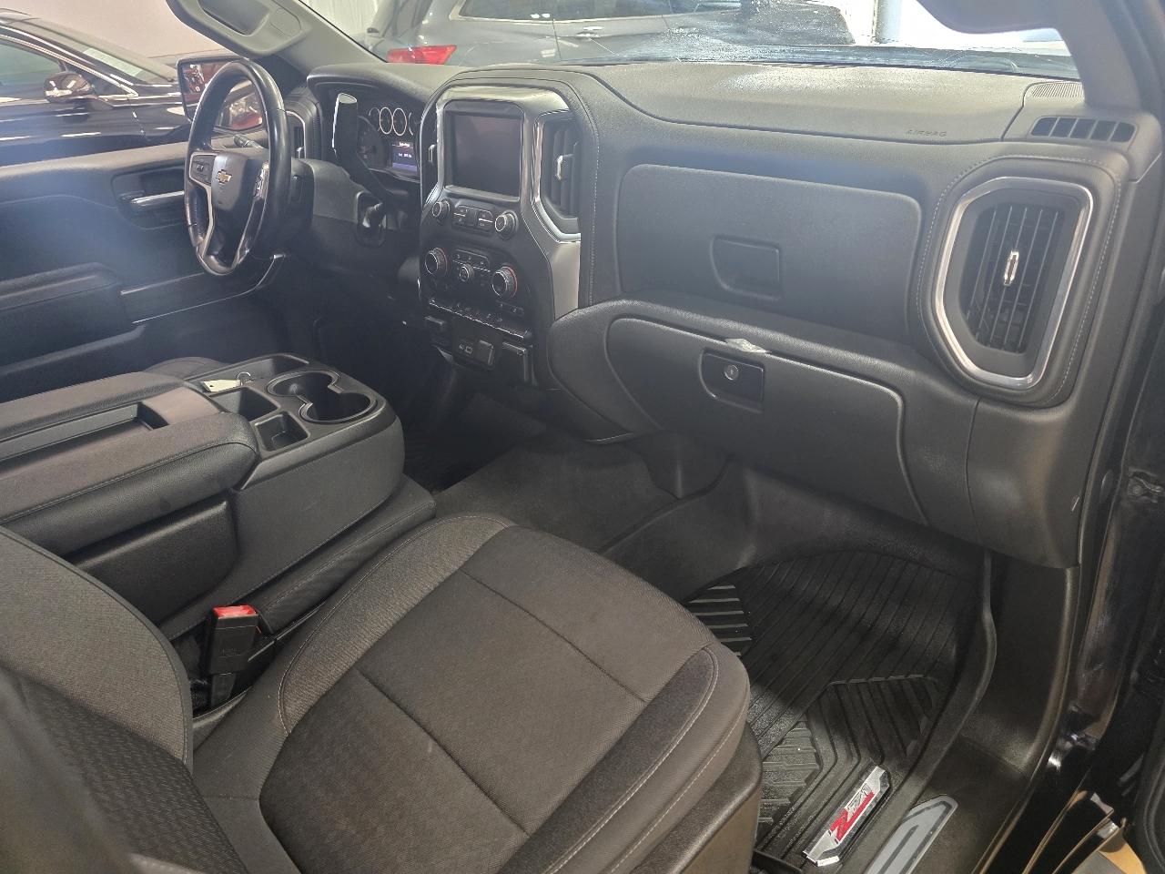 Chevrolet Silverado 1500 2WD Crew Cab 147" LT 2021