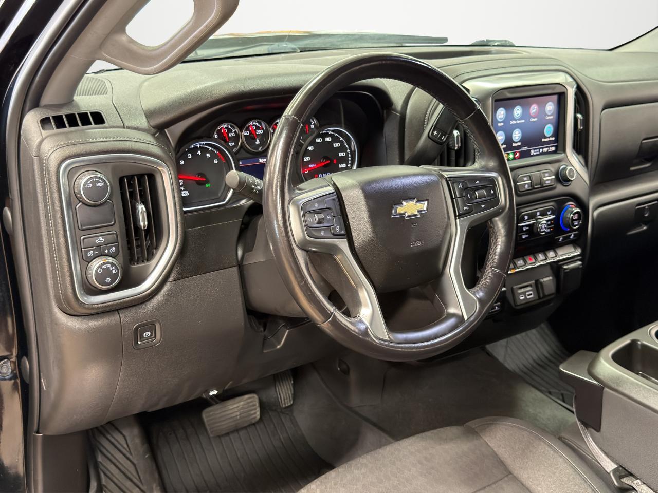 Chevrolet Silverado 1500 2WD Crew Cab 147" LT 2021