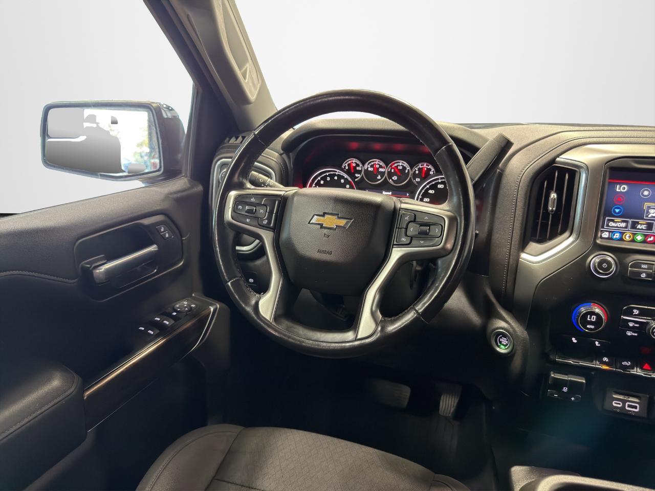 Chevrolet Silverado 1500 2WD Crew Cab 147" LT 2021