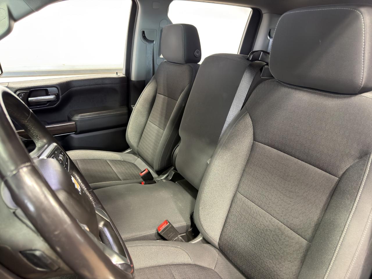 Chevrolet Silverado 1500 2WD Crew Cab 147" LT 2021