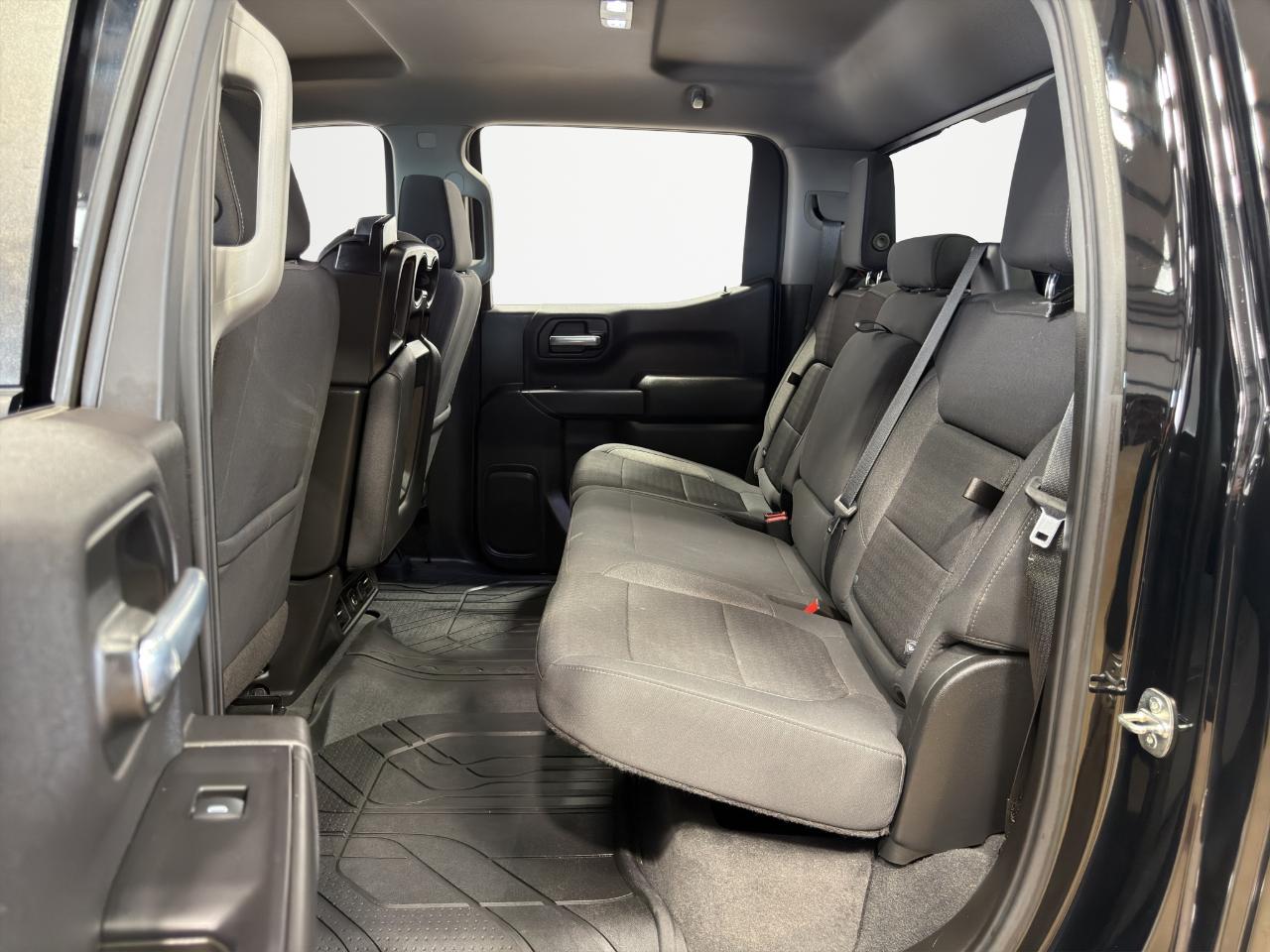 Chevrolet Silverado 1500 2WD Crew Cab 147" LT 2021