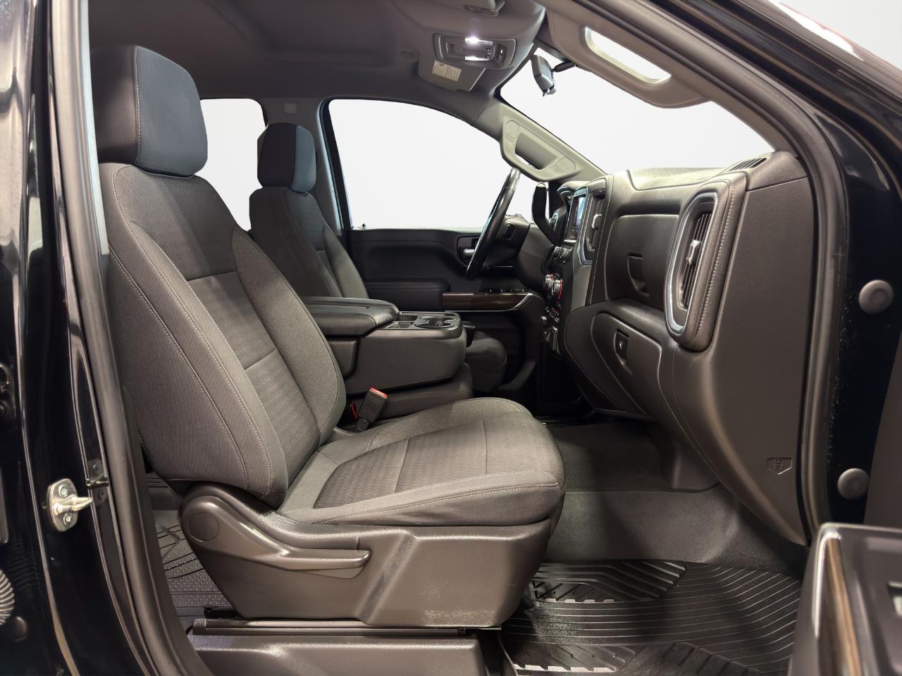 Chevrolet Silverado 1500 2WD Crew Cab 147" LT 2021