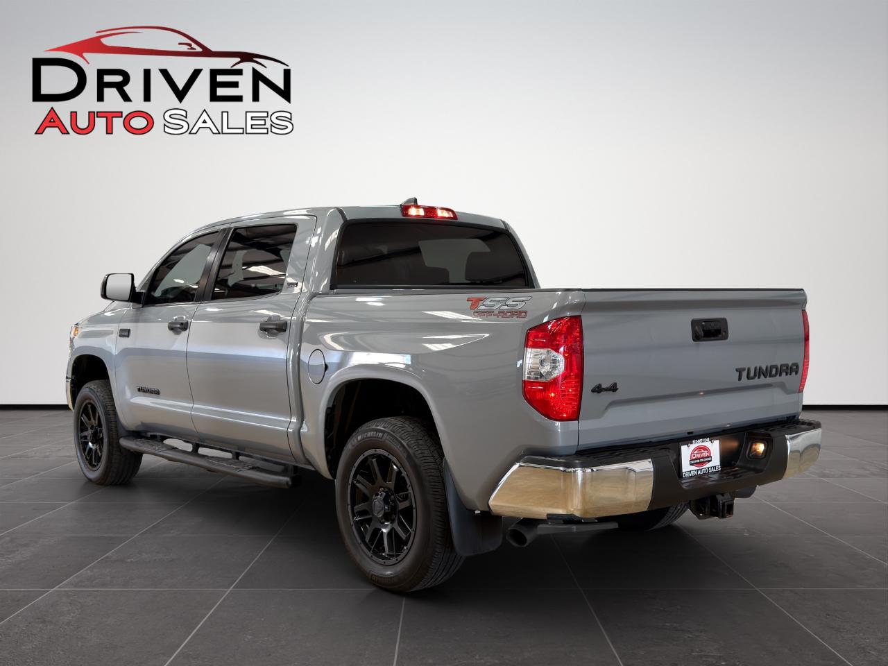 Toyota Tundra 4WD SR5 CrewMax 5.5' Bed 5.7L (Natl) 2021
